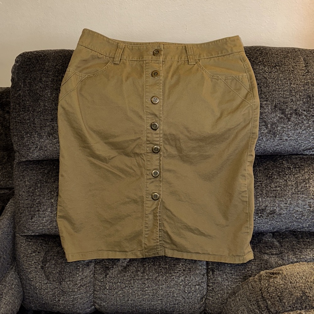 New York and Co Kaki Skirt NWOT